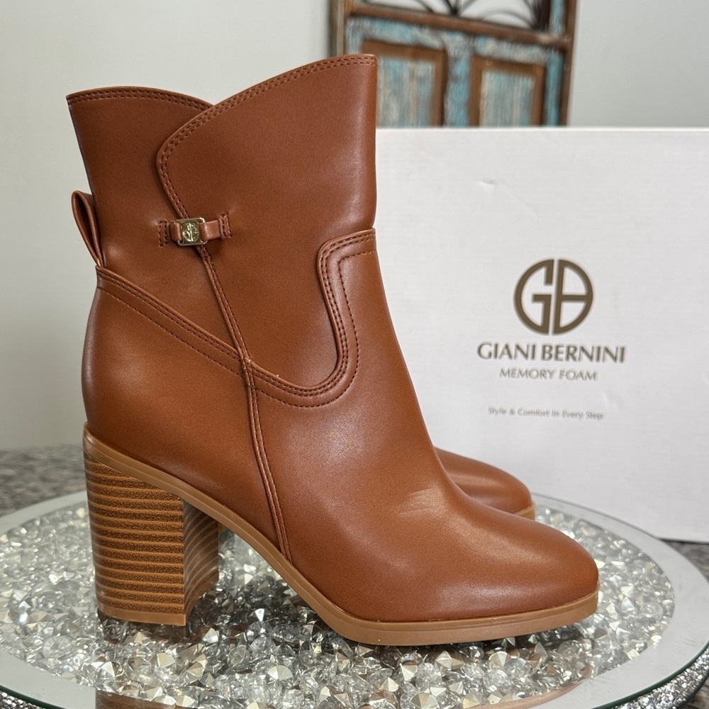 Giani Bernini Olaap cinnamon Brown Block Heel Ankle Boots NEW 6